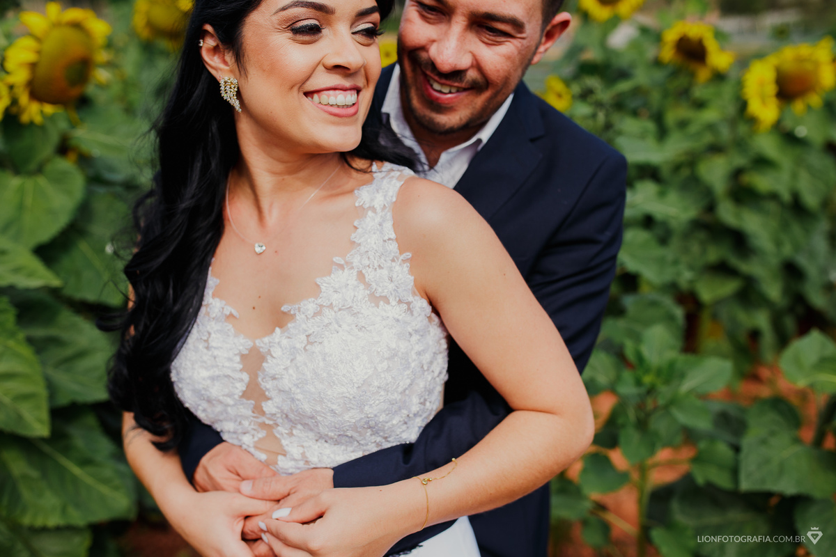 campo de girassóis em são roque casamento no campo decoração de casamento estrada do vinho