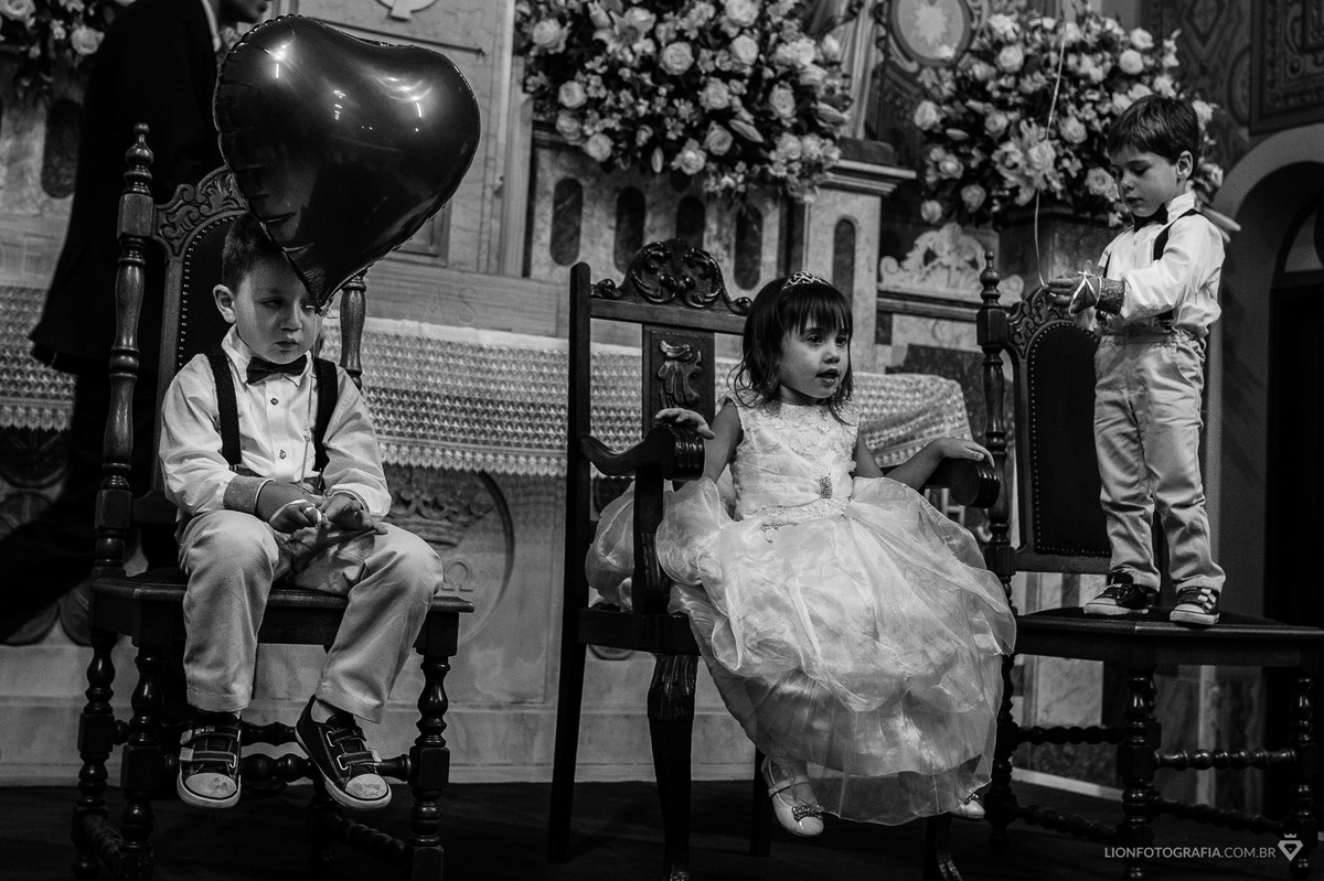 crianças balão de coração