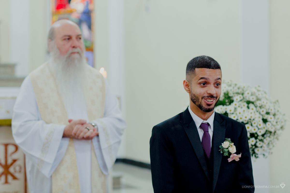 reação do noivo ao ver a noiva entrando