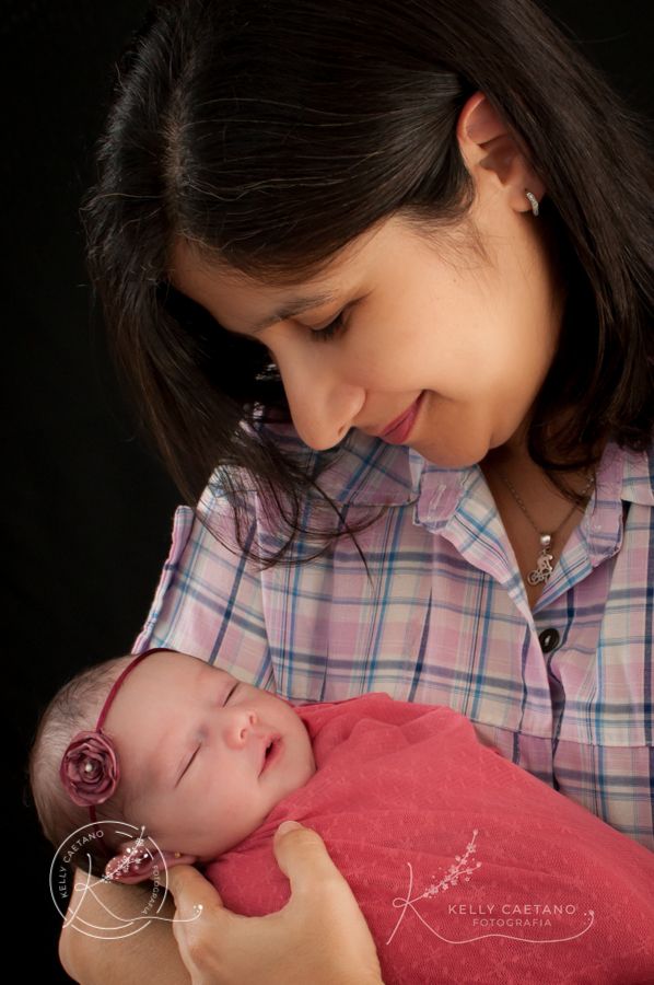 Recém nascida com a mãe