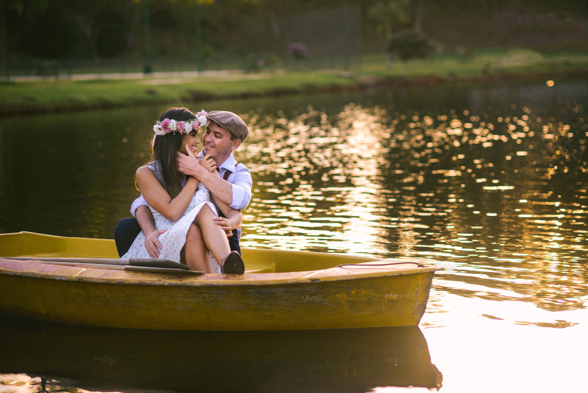 esession-ensaiodenamoro-precasamento-savethedate-barquinho-ensaioromantico-noiva-bride-marcosemarifotografias-casamento-lapisdenoiva-pordosol-ensaiovintage