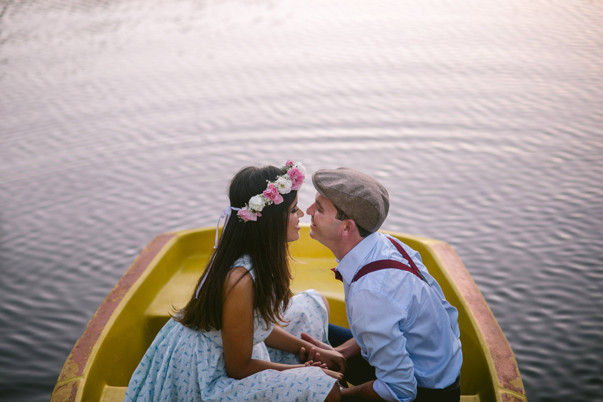 esession-ensaiodenamoro-precasamento-savethedate-barquinho-ensaioromantico-noiva-bride-marcosemarifotografias-casamento-lapisdenoiva-pordosol-ensaiovintage