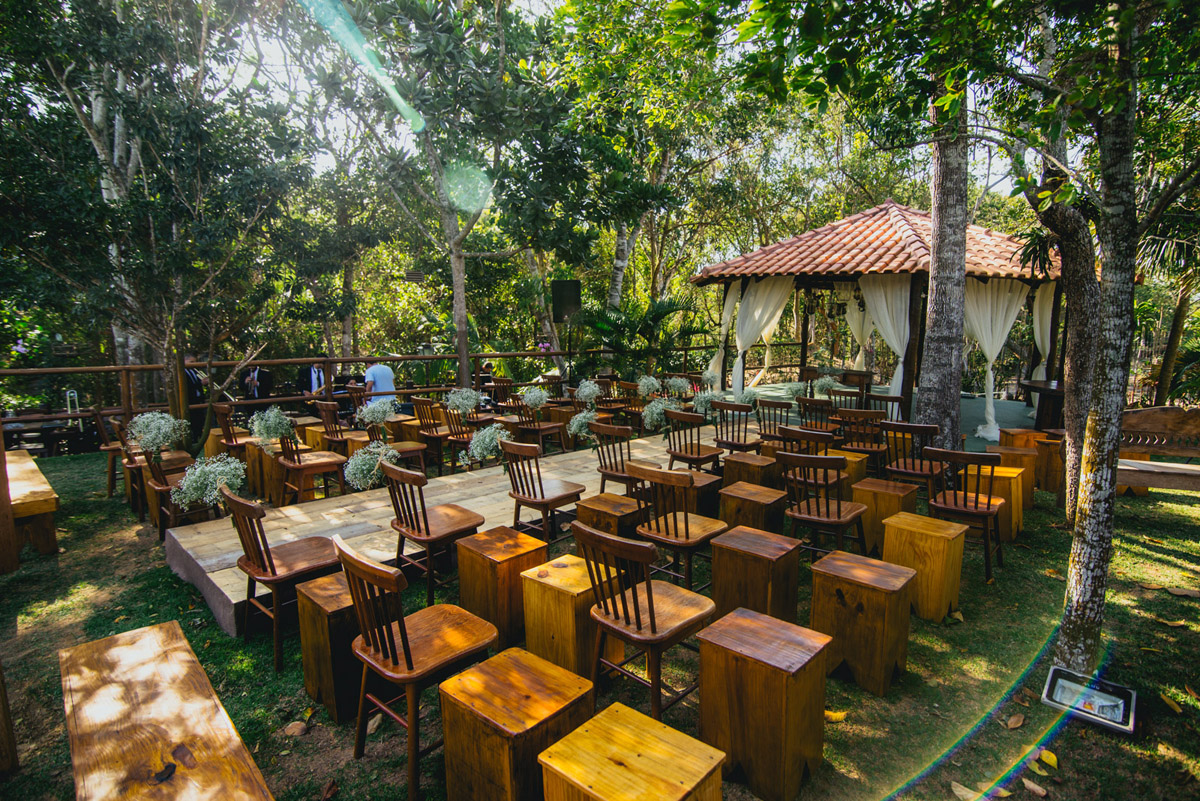 casamento-decoração-casamentoaoarlivre-casamentonocampo-sitiononalu-casamentoromantico-pordosol-noiva-bride-wedding-marcosemarifotografias