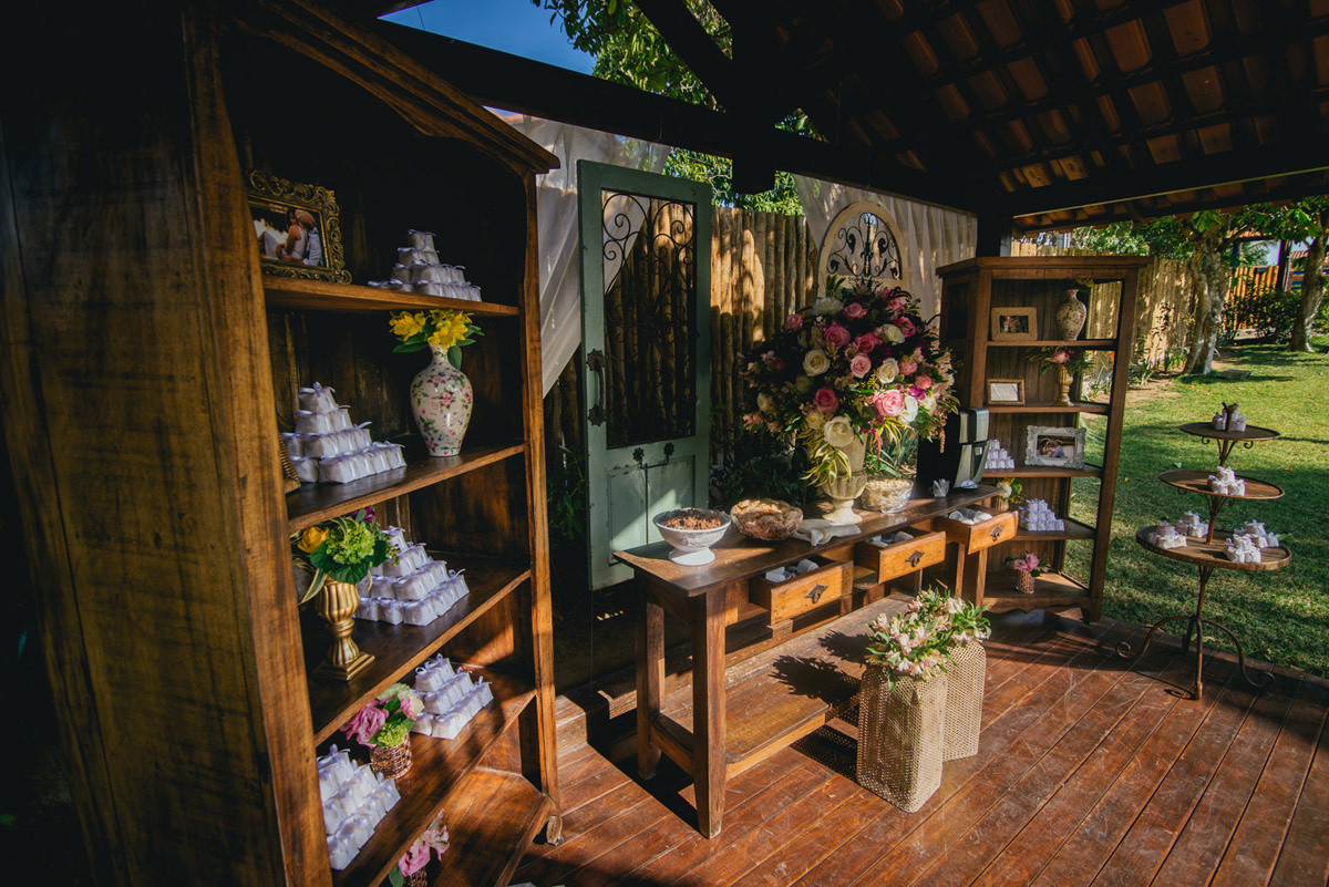 casamento-decoração-casamentoaoarlivre-casamentonocampo-sitiononalu-casamentoromantico-pordosol-noiva-bride-wedding-marcosemarifotografias