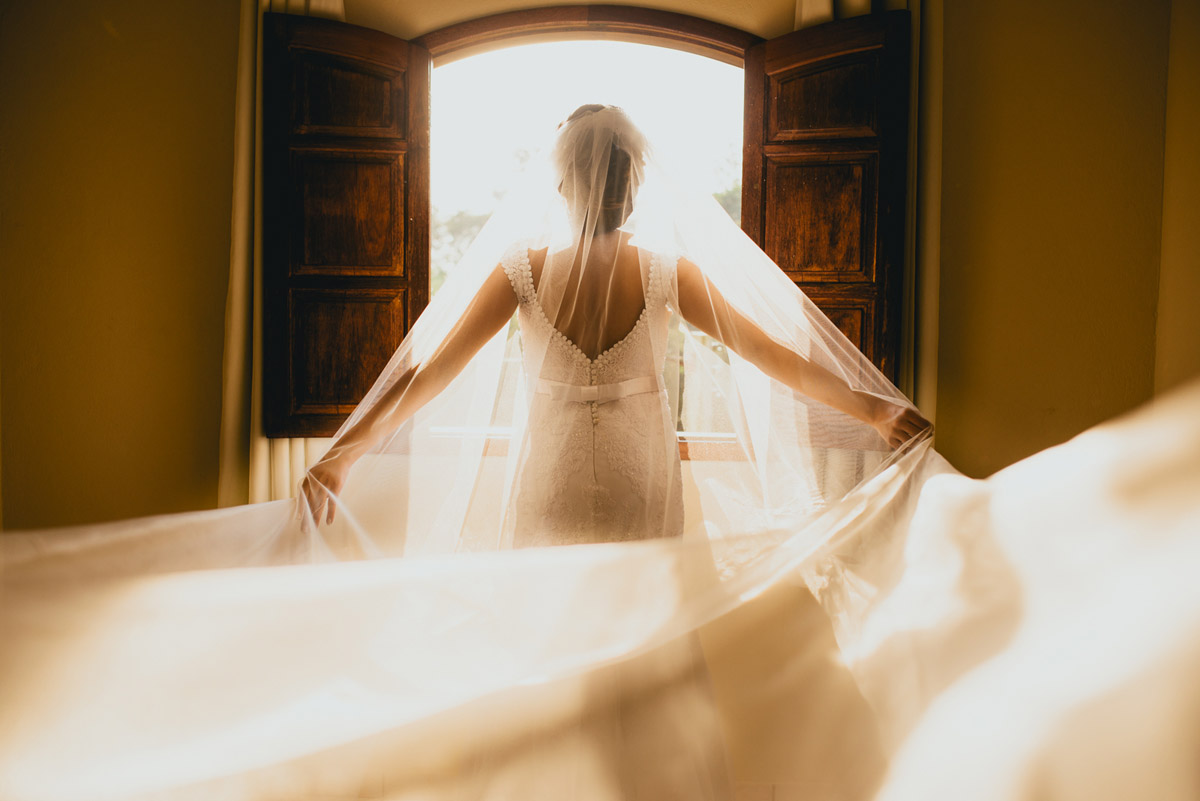 casamento-decoração-casamentoaoarlivre-casamentonocampo-sitiononalu-casamentoromantico-pordosol-noiva-bride-wedding-marcosemarifotografias