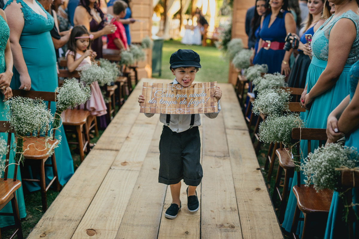 casamento-decoração-casamentoaoarlivre-casamentonocampo-sitiononalu-casamentoromantico-pordosol-noiva-bride-wedding-marcosemarifotografias