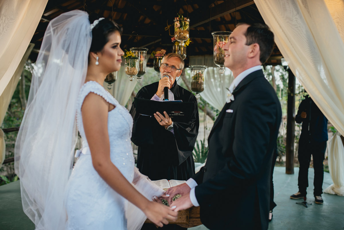 casamento-decoração-casamentoaoarlivre-casamentonocampo-sitiononalu-casamentoromantico-pordosol-noiva-bride-wedding-marcosemarifotografias