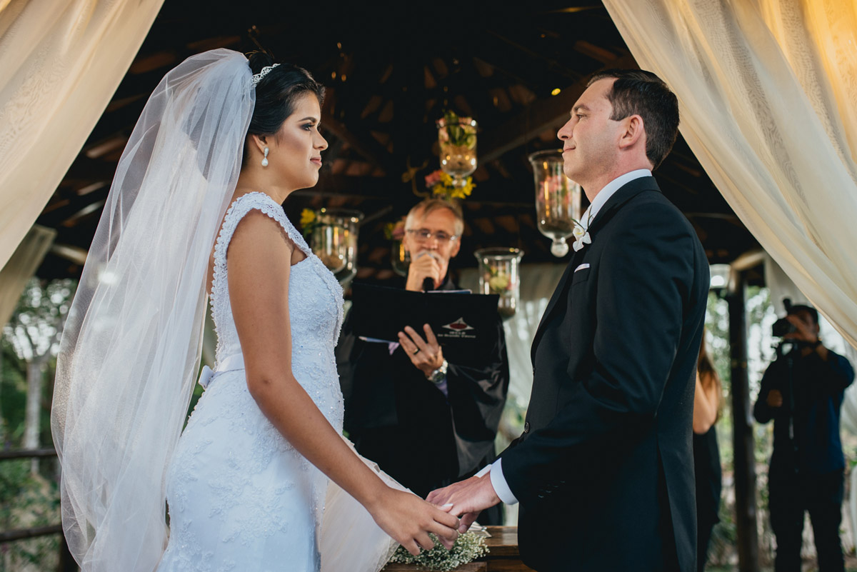 casamento-decoração-casamentoaoarlivre-casamentonocampo-sitiononalu-casamentoromantico-pordosol-noiva-bride-wedding-marcosemarifotografias