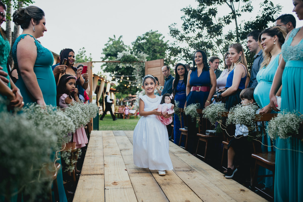casamento-decoração-casamentoaoarlivre-casamentonocampo-sitiononalu-casamentoromantico-pordosol-noiva-bride-wedding-marcosemarifotografias