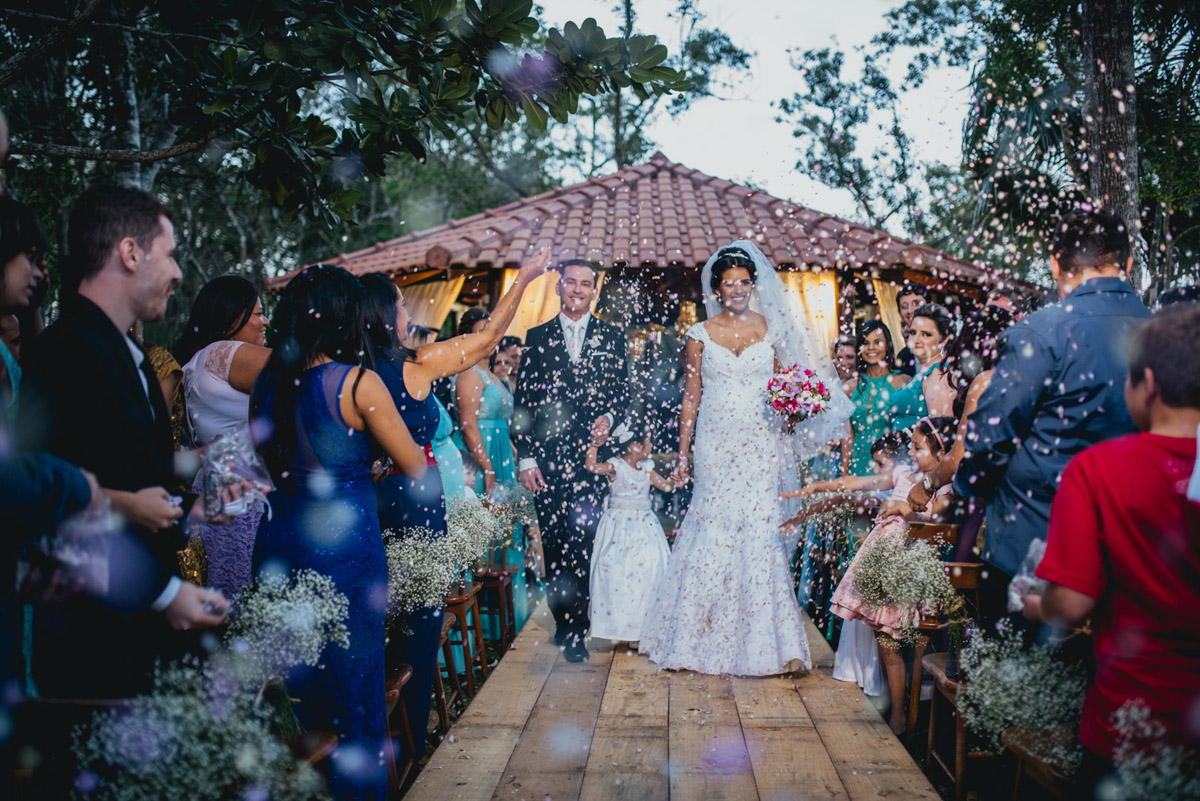 casamento-decoração-casamentoaoarlivre-casamentonocampo-sitiononalu-casamentoromantico-pordosol-noiva-bride-wedding-marcosemarifotografias