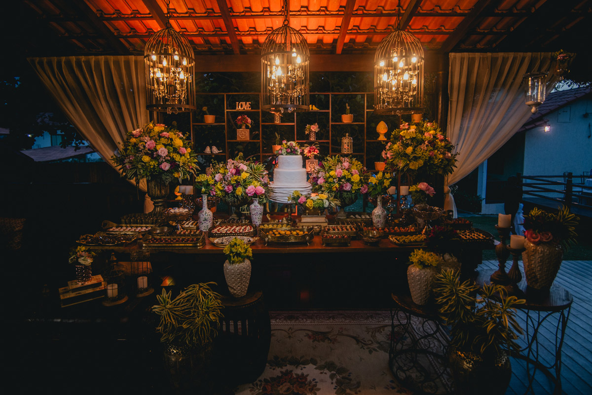 casamento-decoração-casamentoaoarlivre-casamentonocampo-sitiononalu-casamentoromantico-pordosol-noiva-bride-wedding-marcosemarifotografias