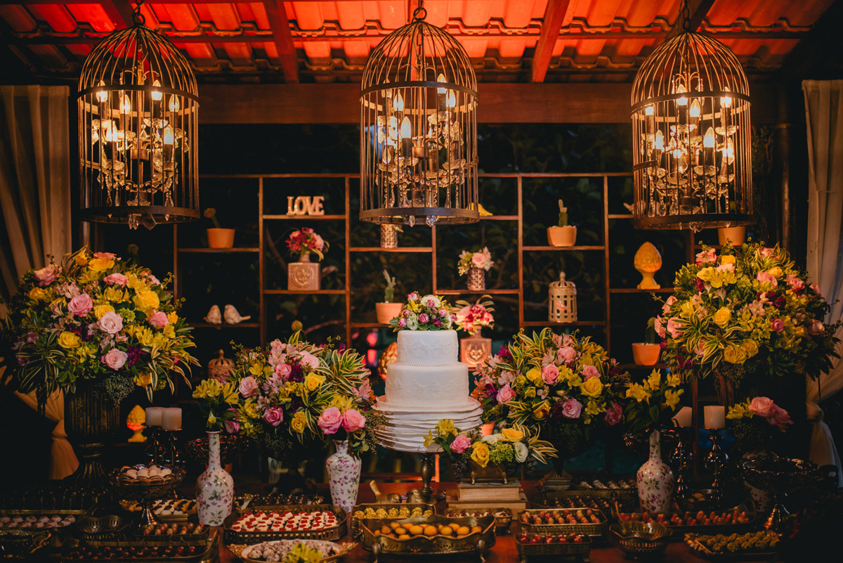 casamento-decoração-casamentoaoarlivre-casamentonocampo-sitiononalu-casamentoromantico-pordosol-noiva-bride-wedding-marcosemarifotografias