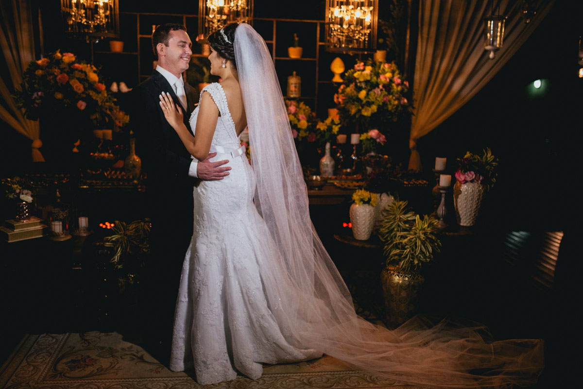 casamento-decoração-casamentoaoarlivre-casamentonocampo-sitiononalu-casamentoromantico-pordosol-noiva-bride-wedding-marcosemarifotografias