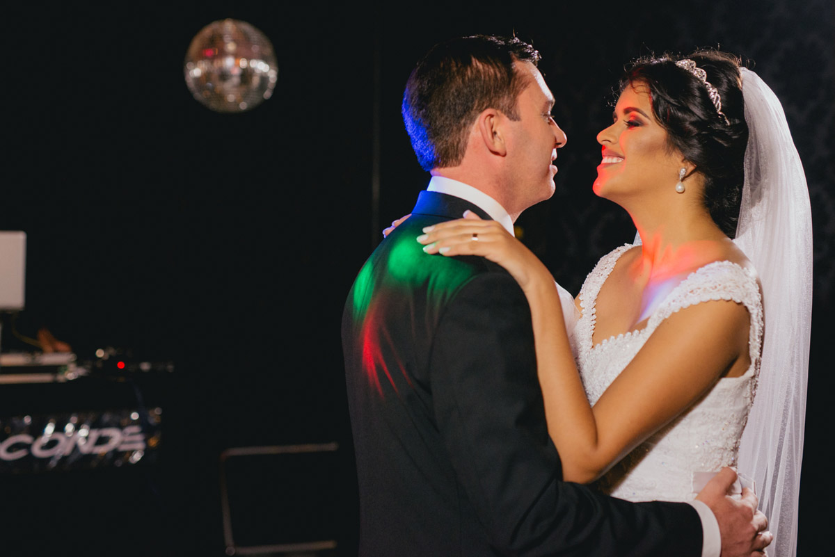 casamento-decoração-casamentoaoarlivre-casamentonocampo-sitiononalu-casamentoromantico-pordosol-noiva-bride-wedding-marcosemarifotografias