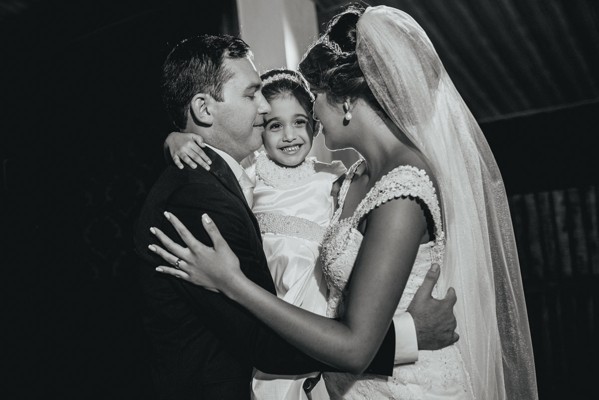 casamento-decoração-casamentoaoarlivre-casamentonocampo-sitiononalu-casamentoromantico-pordosol-noiva-bride-wedding-marcosemarifotografias