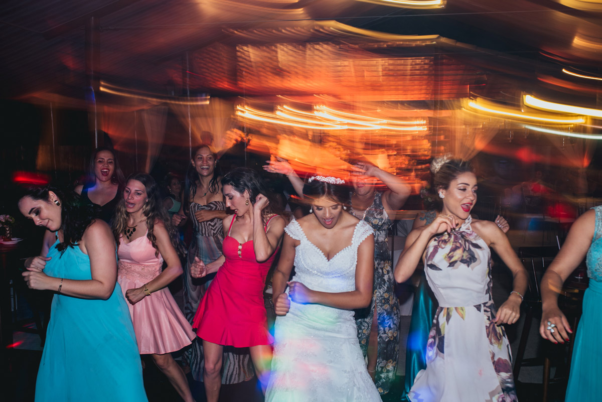 casamento-decoração-casamentoaoarlivre-casamentonocampo-sitiononalu-casamentoromantico-pordosol-noiva-bride-wedding-marcosemarifotografias