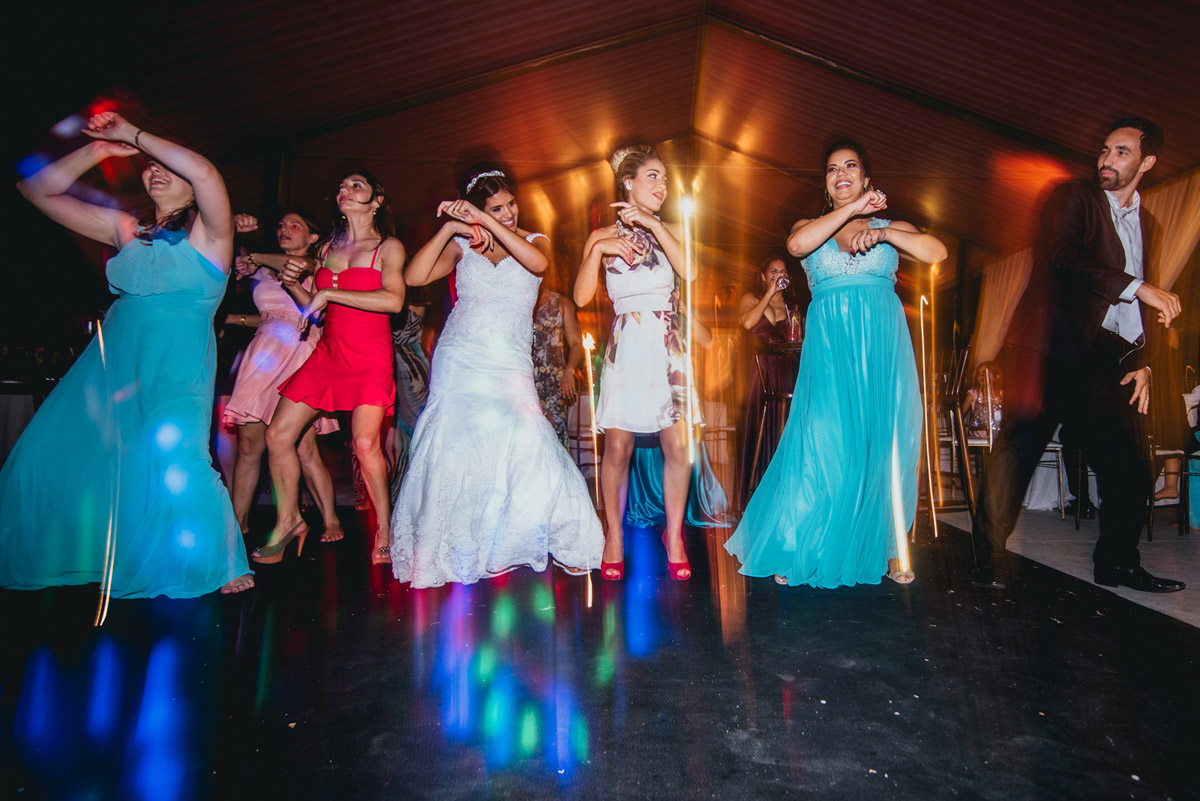 casamento-decoração-casamentoaoarlivre-casamentonocampo-sitiononalu-casamentoromantico-pordosol-noiva-bride-wedding-marcosemarifotografias