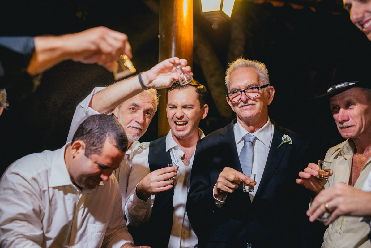 casamento-decoração-casamentoaoarlivre-casamentonocampo-sitiononalu-casamentoromantico-pordosol-noiva-bride-wedding-marcosemarifotografias