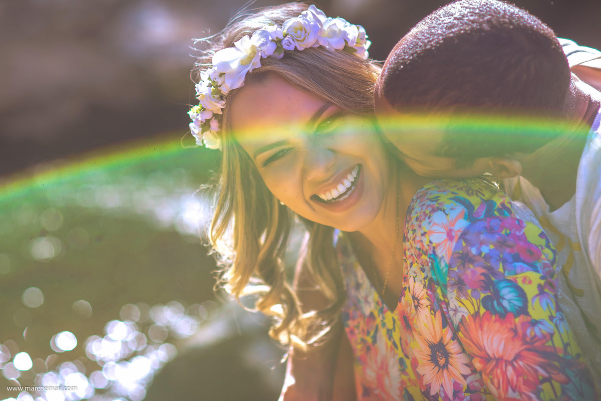 pre casamento, e session, save the date, flores, pedra azul, ensaio romantico, fotografo do espírito santo, fotografia de casamento,  campo de flores,