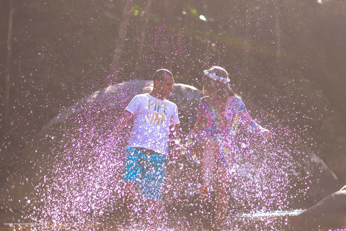 pre casamento, e session, save the date, flores, pedra azul, ensaio romantico, fotografo do espírito santo, fotografia de casamento,  campo de flores,