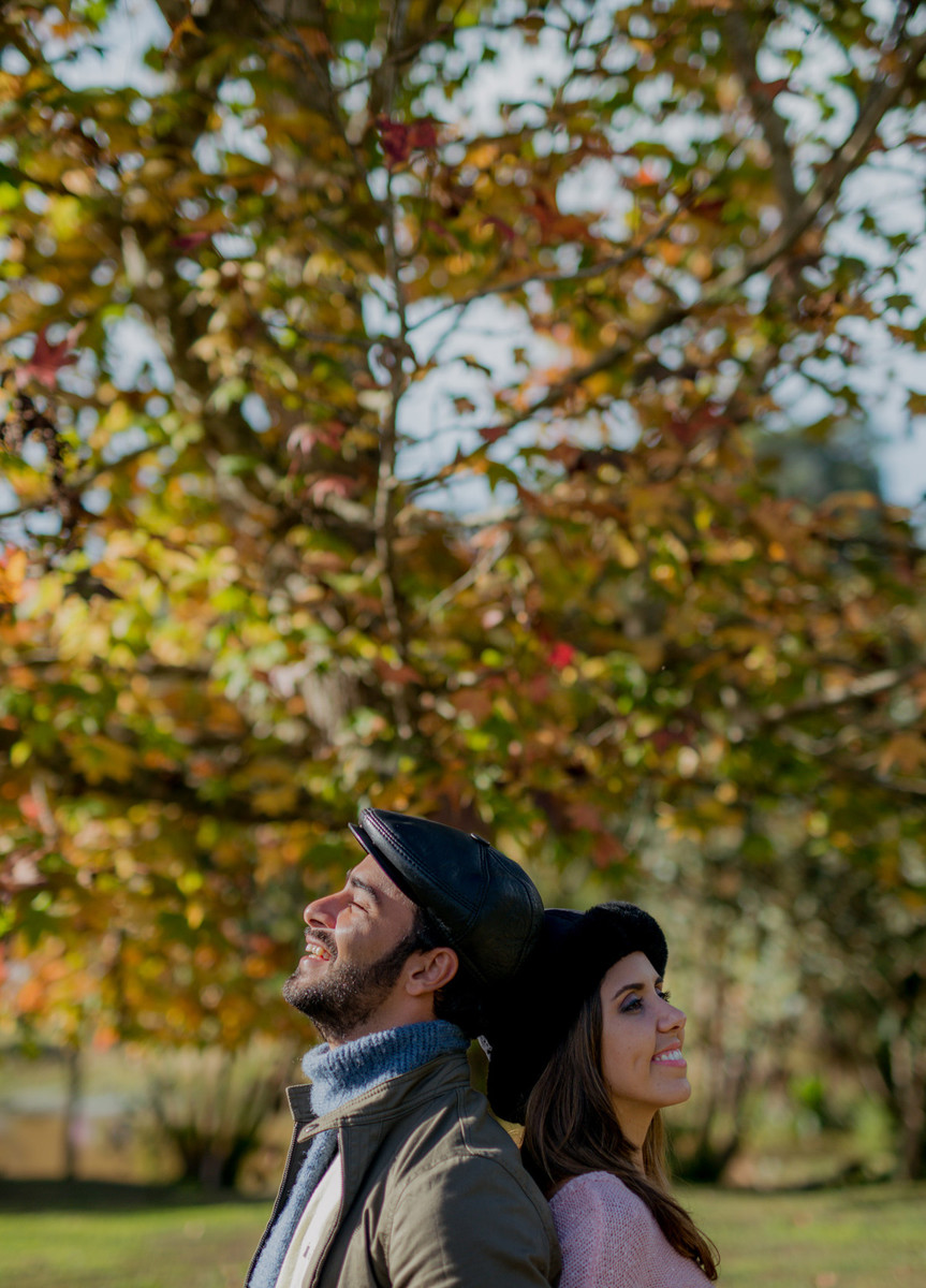 pre casamento, e session, save the date, pedra azul, ensaio romantico, fotografo do espírito santo, fotografia de casamento, folhas secas, outono, por do sol