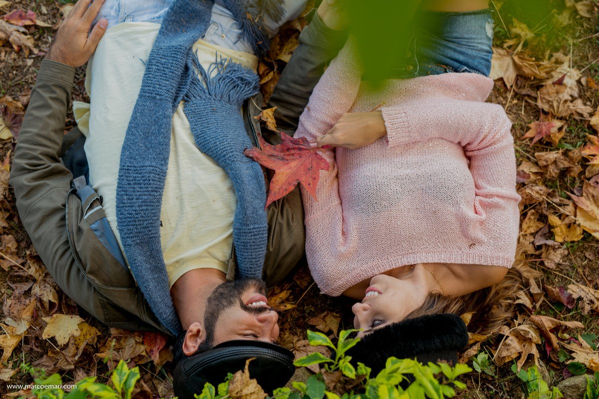 pre casamento, e session, save the date, pedra azul, ensaio romantico, fotografo do espírito santo, fotografia de casamento, folhas secas, outono, por do sol