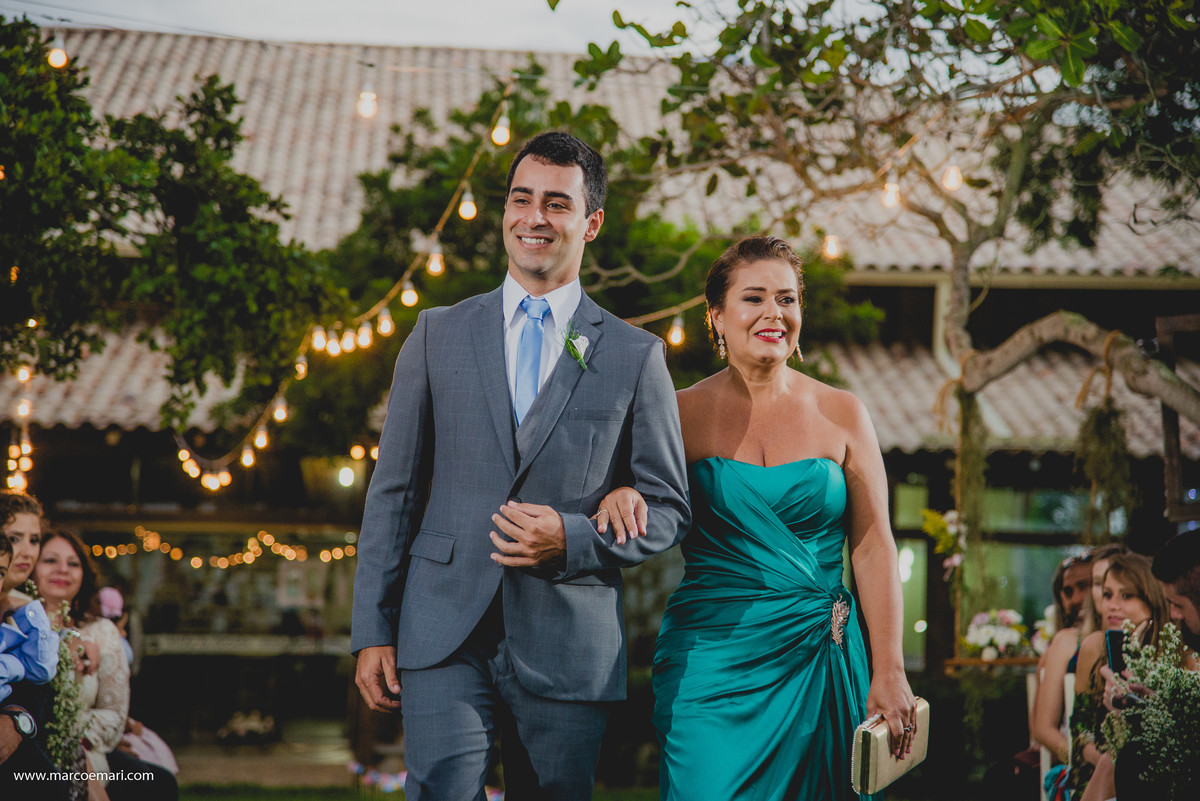 casamento, wedding, casamento ao ar livre, cerimonia no campo, ninho da roxinha, fotografia de casamento, fotografo de vitoria, arco de flores,  casamento vintage