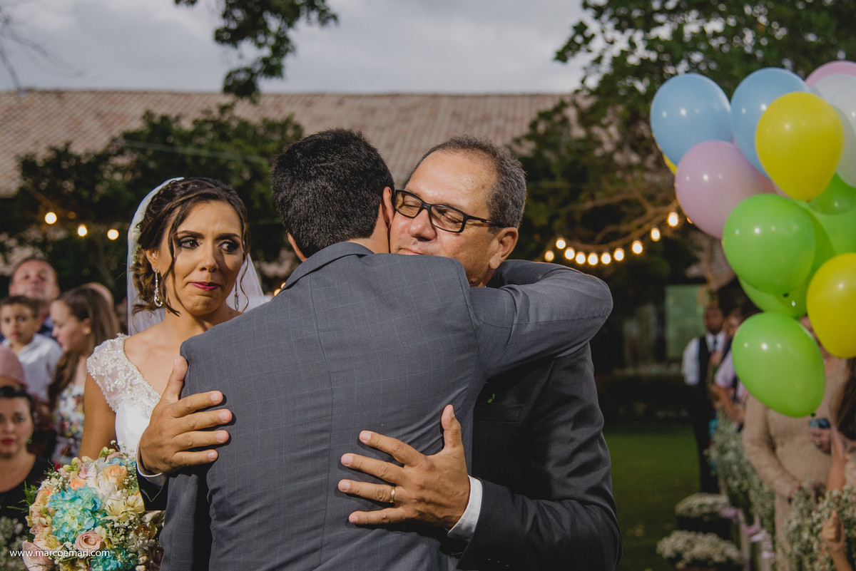 casamento, wedding, casamento ao ar livre, cerimonia no campo, ninho da roxinha, fotografia de casamento, fotografo de vitoria, arco de flores,  casamento vintage
