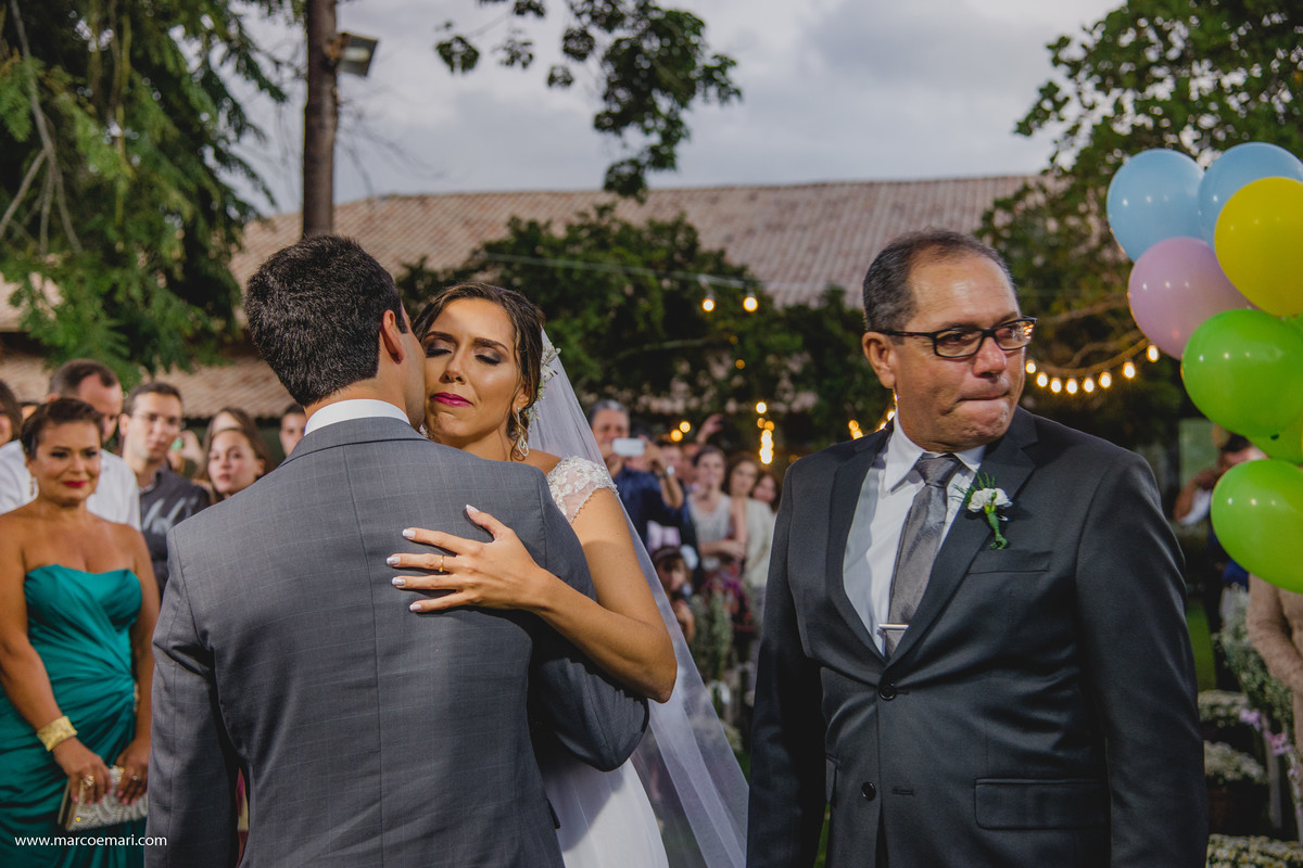 casamento, wedding, casamento ao ar livre, cerimonia no campo, ninho da roxinha, fotografia de casamento, fotografo de vitoria, arco de flores,  casamento vintage