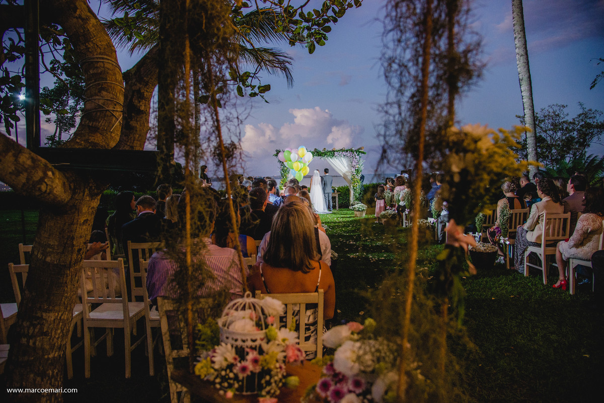 casamento, wedding, casamento ao ar livre, cerimonia no campo, ninho da roxinha, fotografia de casamento, fotografo de vitoria, arco de flores,  casamento vintage