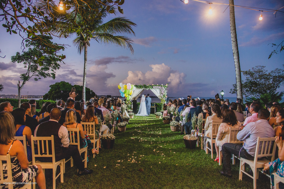 casamento, wedding, casamento ao ar livre, cerimonia no campo, ninho da roxinha, fotografia de casamento, fotografo de vitoria, arco de flores,  casamento vintage