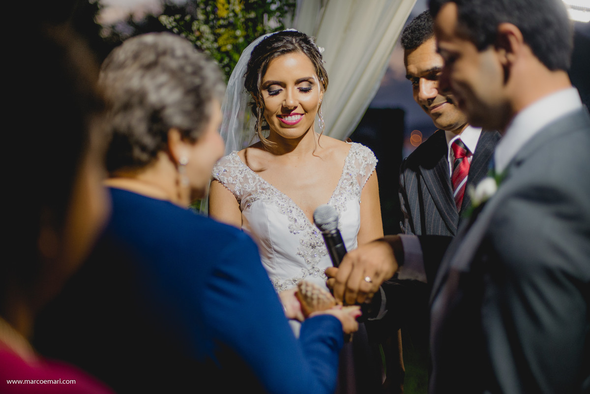 casamento, wedding, casamento ao ar livre, cerimonia no campo, ninho da roxinha, fotografia de casamento, fotografo de vitoria, arco de flores,  casamento vintage