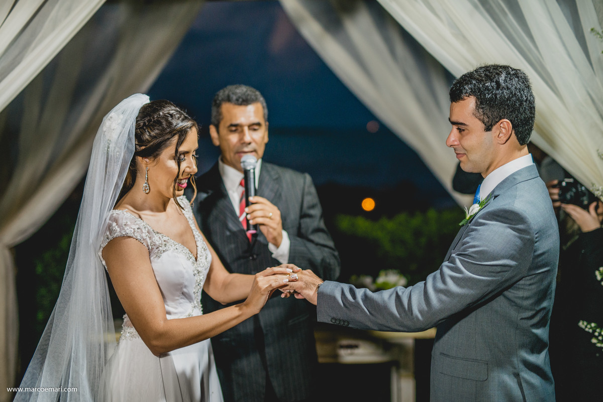 casamento, wedding, casamento ao ar livre, cerimonia no campo, ninho da roxinha, fotografia de casamento, fotografo de vitoria, arco de flores,  casamento vintage