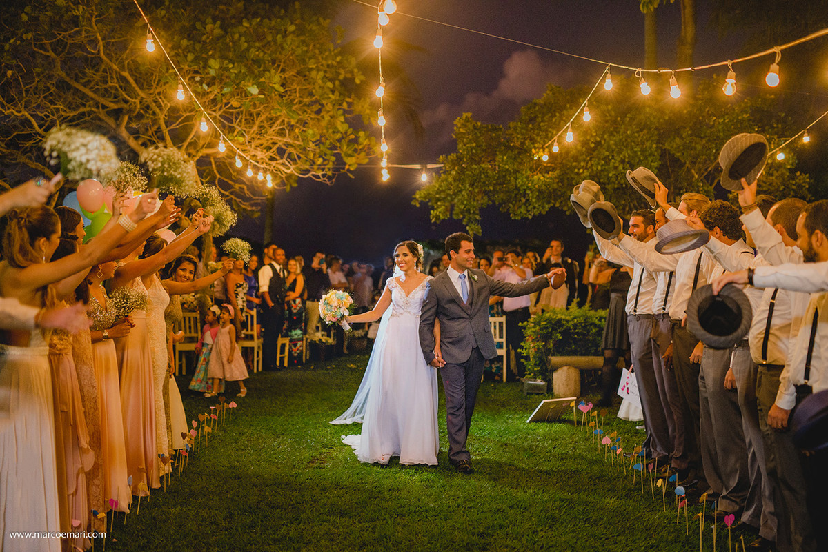 casamento, wedding, casamento ao ar livre, cerimonia no campo, ninho da roxinha, fotografia de casamento, fotografo de vitoria, arco de flores,  casamento vintage