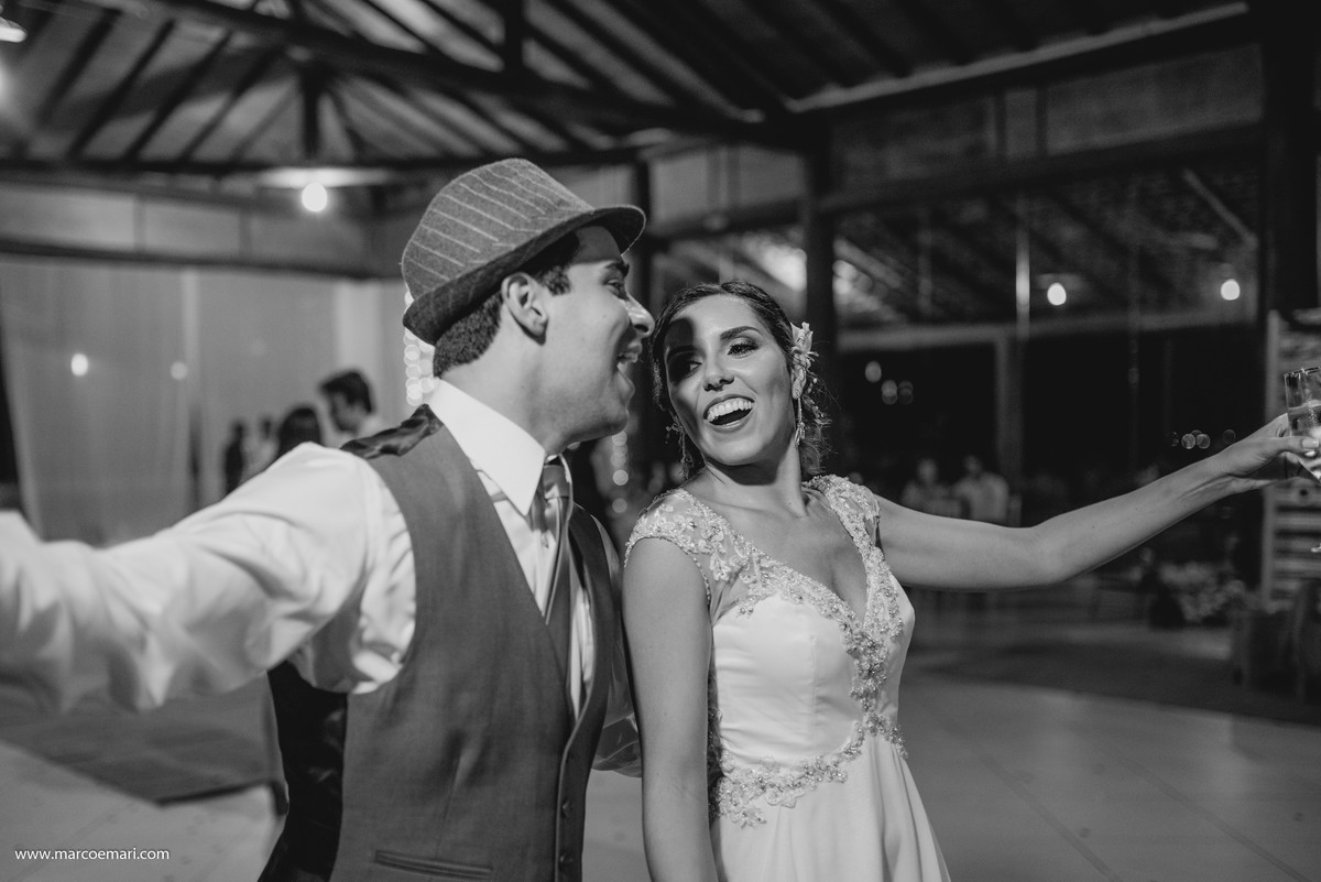 casamento, wedding, casamento ao ar livre, cerimonia no campo, ninho da roxinha, fotografia de casamento, fotografo de vitoria, arco de flores,  casamento vintage