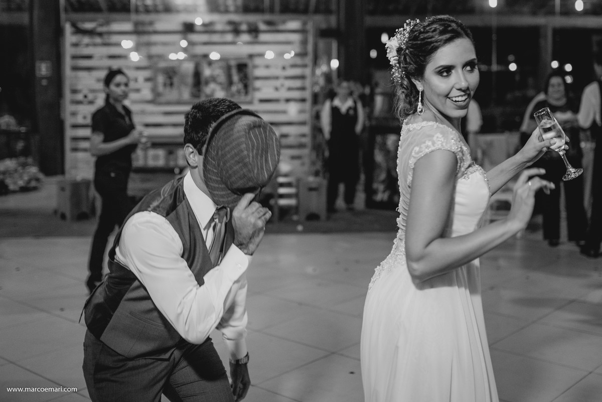 casamento, wedding, casamento ao ar livre, cerimonia no campo, ninho da roxinha, fotografia de casamento, fotografo de vitoria, arco de flores,  casamento vintage