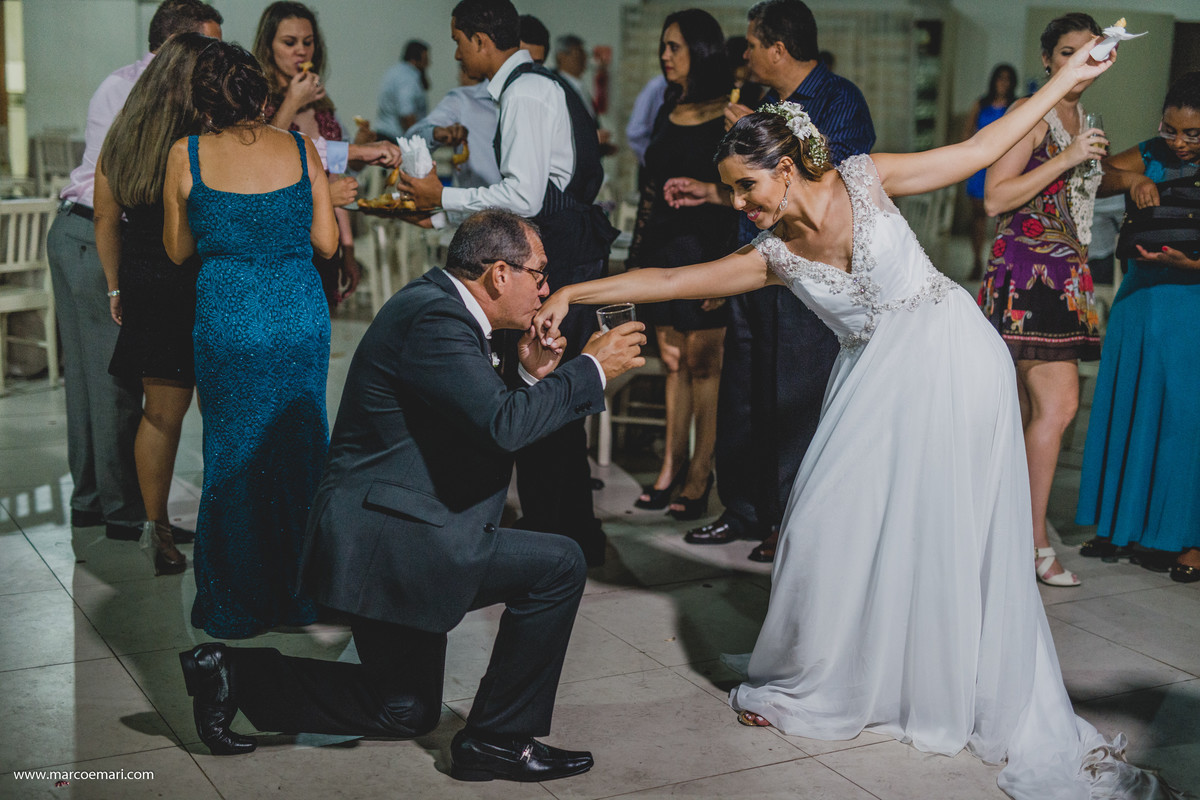 casamento, wedding, casamento ao ar livre, cerimonia no campo, ninho da roxinha, fotografia de casamento, fotografo de vitoria, arco de flores,  casamento vintage