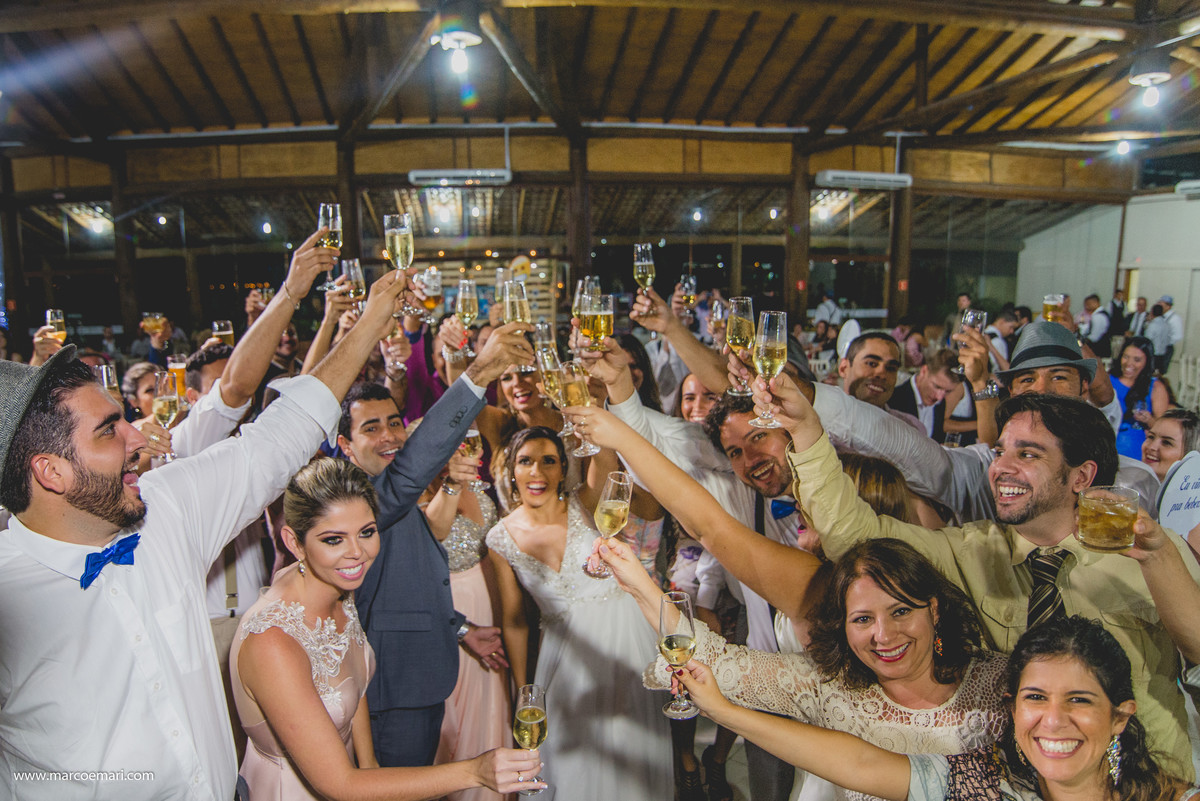 casamento, wedding, casamento ao ar livre, cerimonia no campo, ninho da roxinha, fotografia de casamento, fotografo de vitoria, arco de flores,  casamento vintage