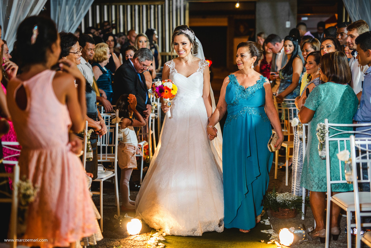 casamento, noiva, decoração vintage, casamento romântico, cerimônia romântica,  varal de lâmpadas