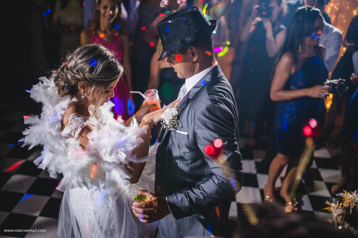 casamento, noiva, decoração vintage, casamento romântico, cerimônia romântica,  varal de lâmpadas