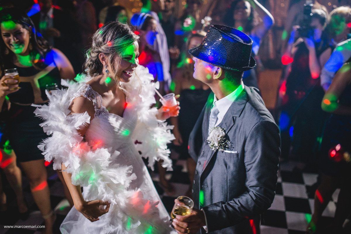 casamento, noiva, decoração vintage, casamento romântico, cerimônia romântica,  varal de lâmpadas