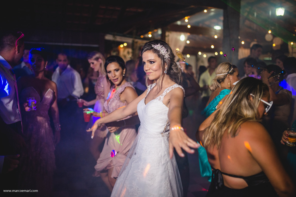 casamento, noiva, decoração vintage, casamento romântico, cerimônia romântica,  varal de lâmpadas