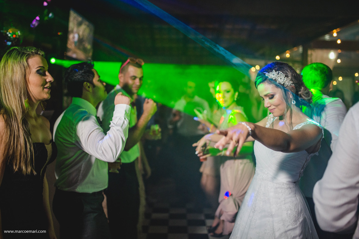 casamento, noiva, decoração vintage, casamento romântico, cerimônia romântica,  varal de lâmpadas