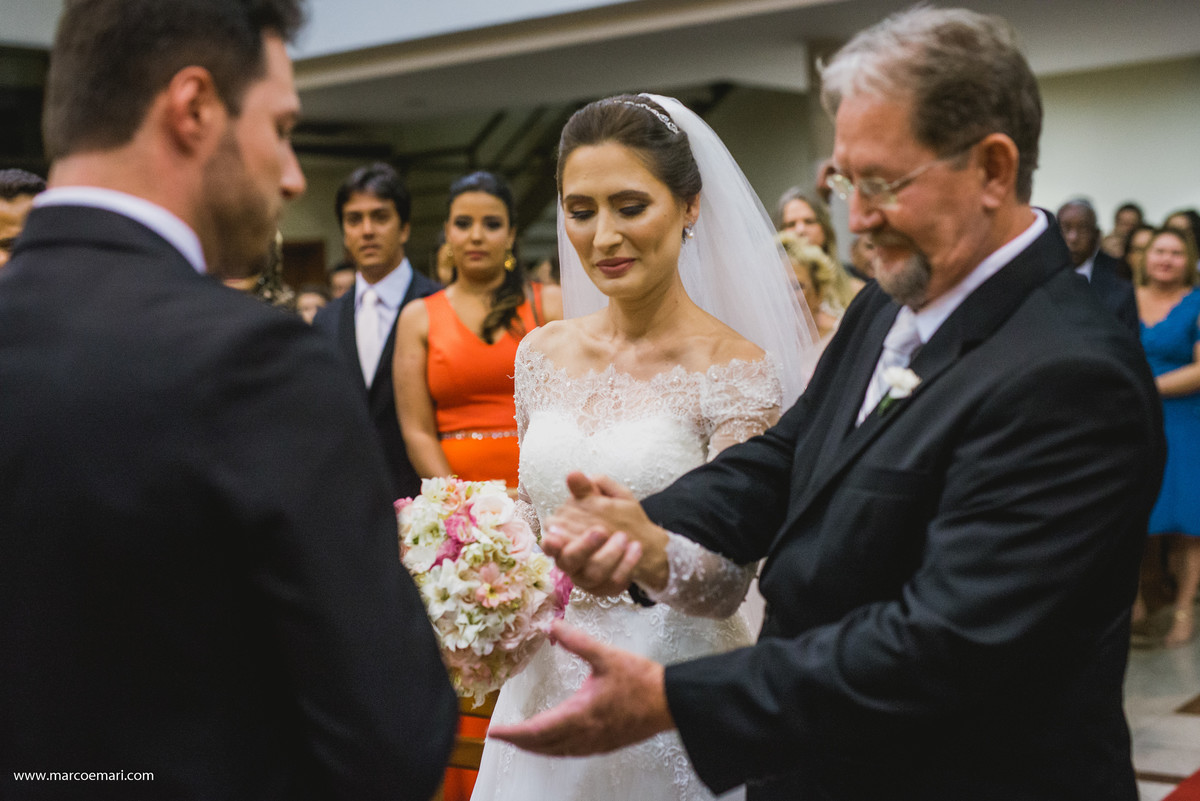 fotografo de vitoria, fotografia de casamento,  noiva, noivas do espirito santo, igreja perpetuo socorro, vila oben, larrissa rodrigues,  marcos e mari