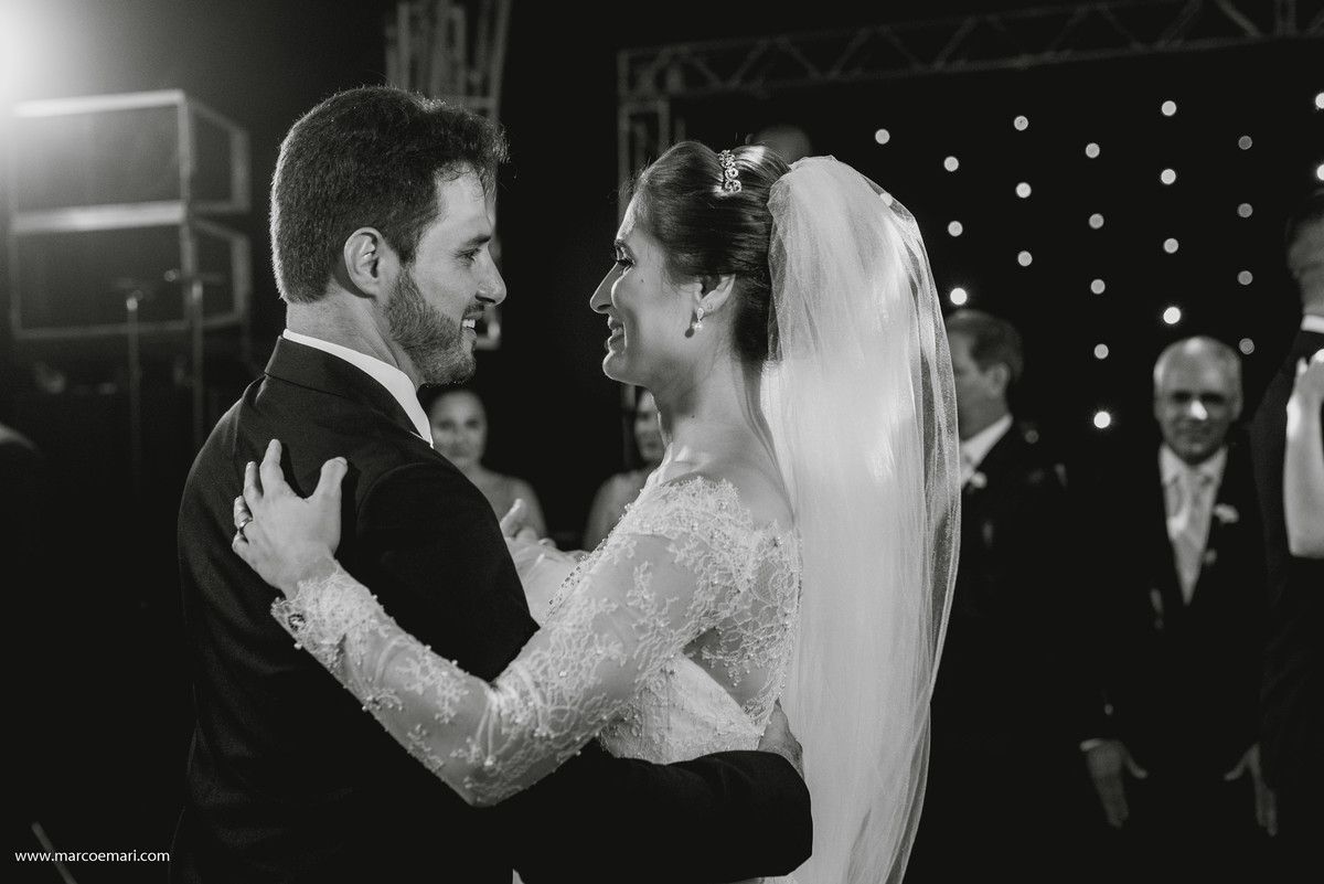 fotografo de vitoria, fotografia de casamento,  noiva, noivas do espirito santo, igreja perpetuo socorro, vila oben, larrissa rodrigues,  marcos e mari