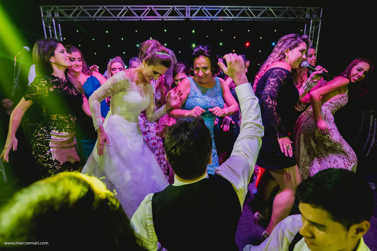 fotografo de vitoria, fotografia de casamento,  noiva, noivas do espirito santo, igreja perpetuo socorro, vila oben, larrissa rodrigues,  marcos e mari