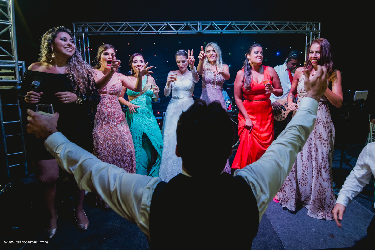 fotografo de vitoria, fotografia de casamento,  noiva, noivas do espirito santo, igreja perpetuo socorro, vila oben, larrissa rodrigues,  marcos e mari