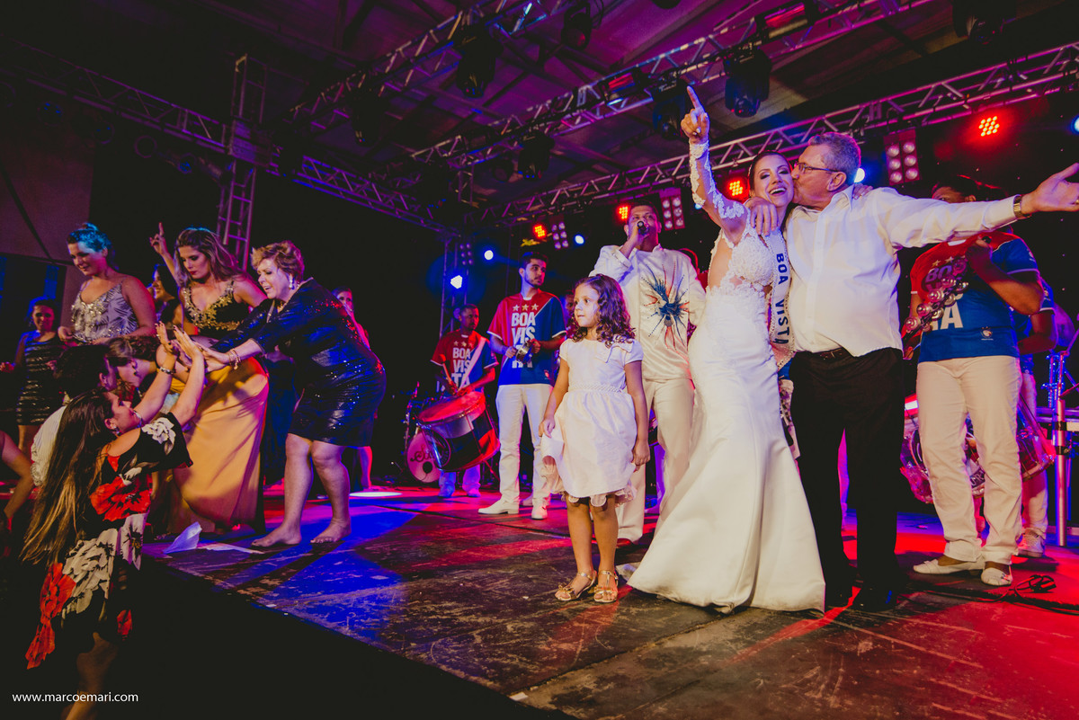 casamento, noiva, fotogrado de vitoria, fotografo de casamento, ilhashows, ilhaacustico, ilhabuffet, escoladesamba, patriciaesteves