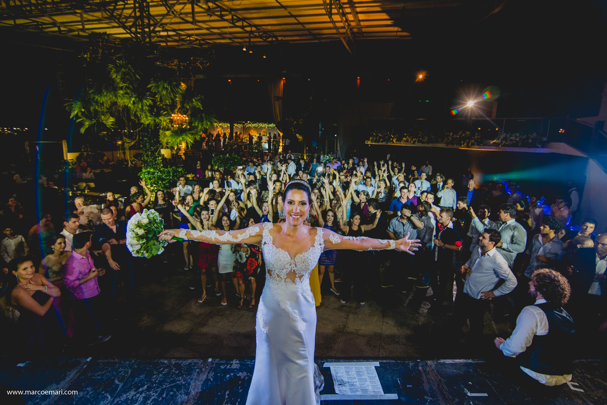casamento, noiva, fotogrado de vitoria, fotografo de casamento, ilhashows, ilhaacustico, ilhabuffet, escoladesamba, patriciaesteves
