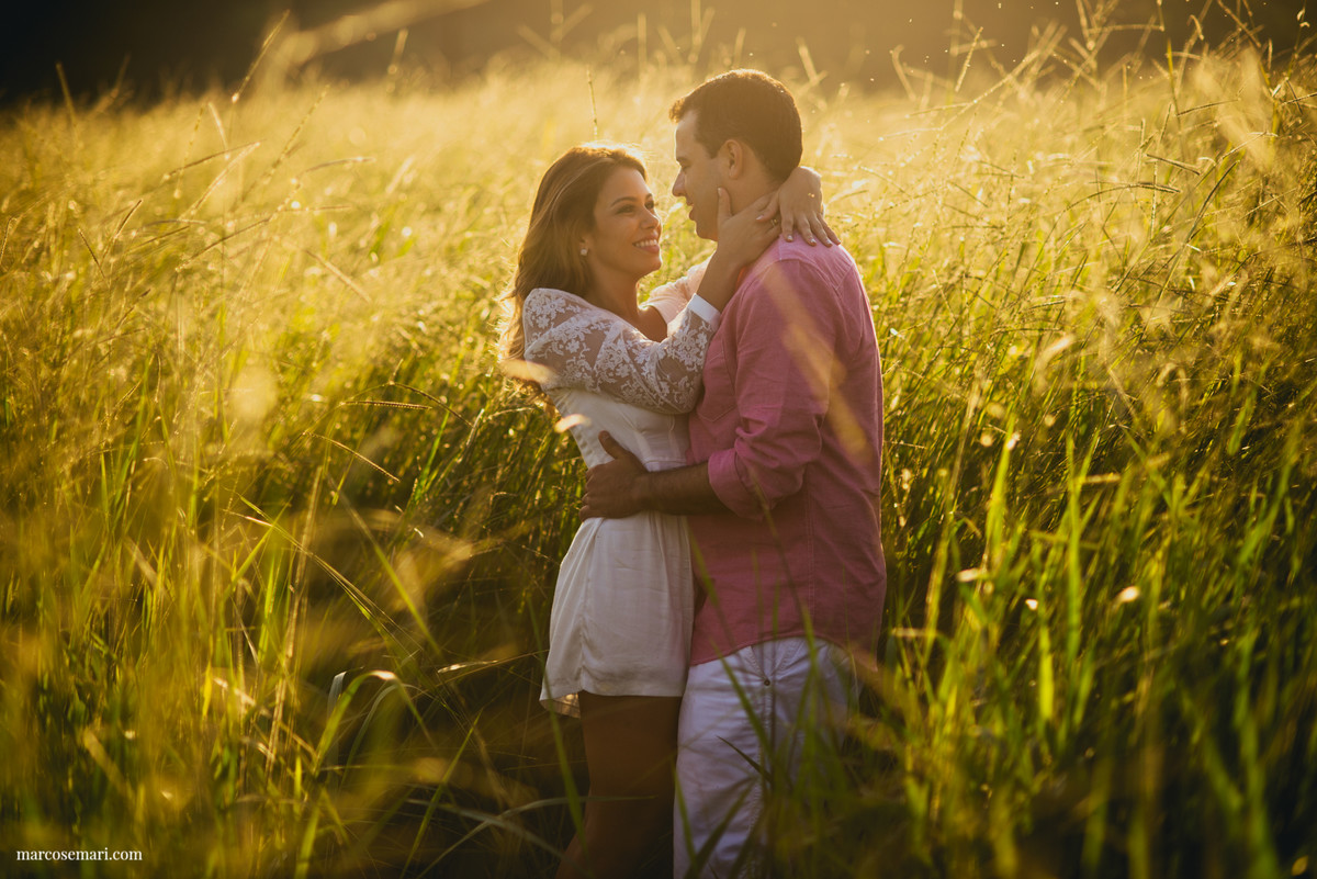 esessionensaiodenoivos-precasameno-savethedate-pedraazul-romantismofotografodecasamento-fotografodevitoria-pordolsol-casandonocampo-weddinginspiration-ensaioromantico-ensaionocampo-fotografodevitoria-marcosemarifotografias